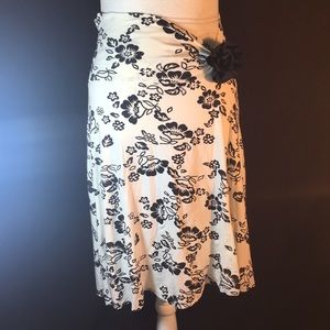 TAMMY MARS .  Black & White Skirt, Size SMALL ‘